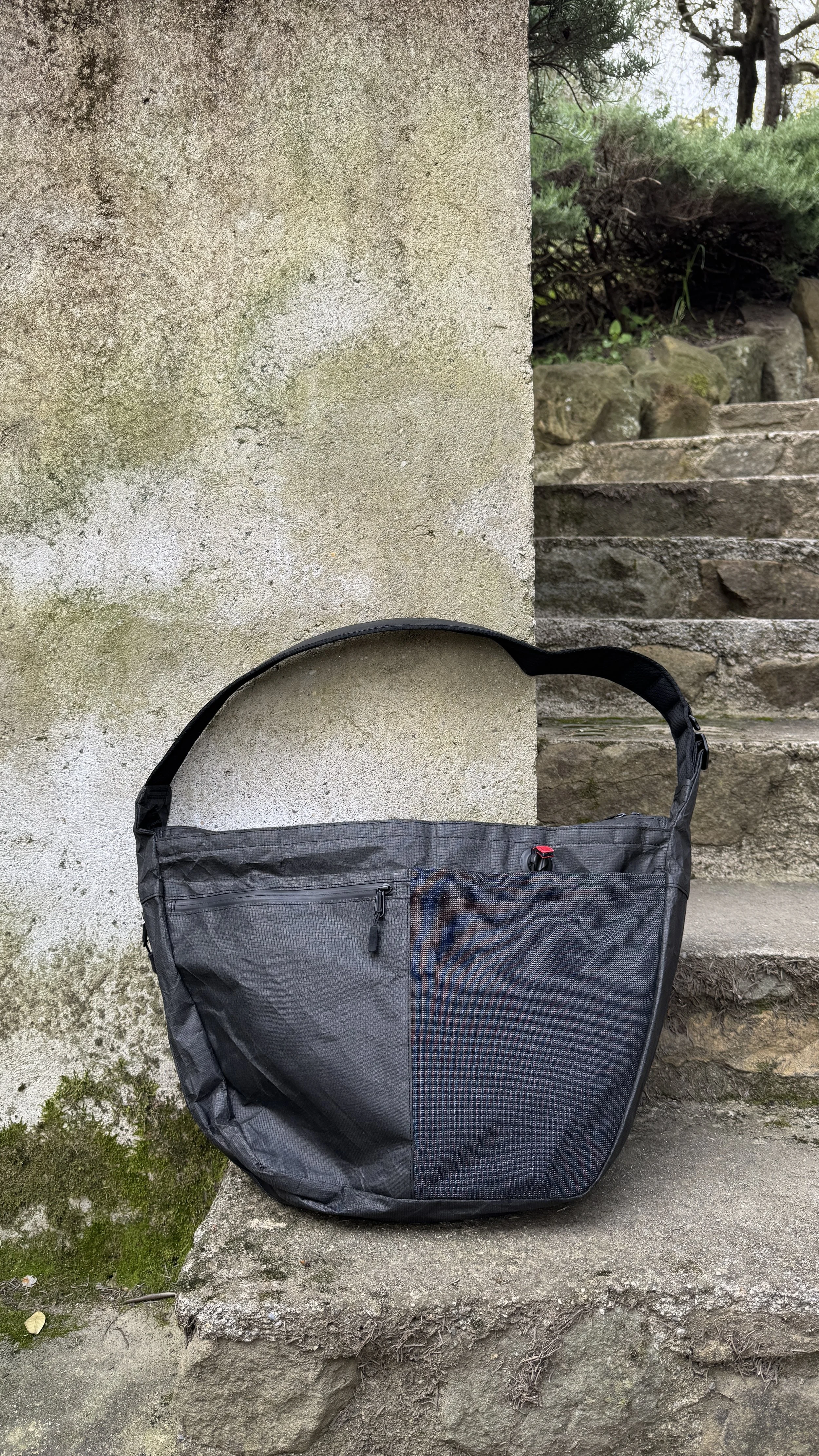 THE TRAVELER 34L by HELDCLOSELY : REVIEW — Wandering Dots
